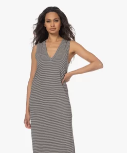 Rag & Bone Michal Gestreepte Jersey Maxi Jurk - Navy/Off-White -Kleding Series Winkel 230504 27774a96 b1bf 4c34 a787 6fda54f2c276 scaled