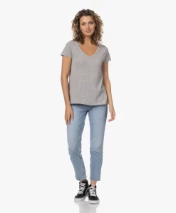 American Vintage Jacksonville V-Hals T-Shirt - Grijs Mêlee 22 American Vintage Jacksonville V-Hals T-Shirt - Grijs Mêlee -Kleding Series Winkel 230508 a1ca899f 4713 4ca0 a17f f997e22bf45c scaled