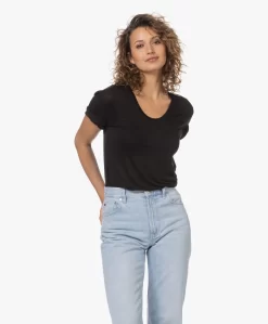 By Malene Birger Amaringa Lyocell En Linnen T-Shirt - Zwart -Kleding Series Winkel 230510 31e32f27 4cac 4eec 982f cde439306ca0 scaled