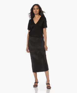 By Malene Birger Velmas Plissé Midi Rok - Zwart -Kleding Series Winkel 230517 0145a25d 1a75 4ec8 bc7c bdae1c3d0fb9 scaled