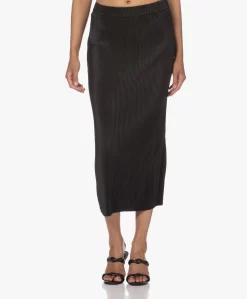 By Malene Birger Velmas Plissé Midi Rok - Zwart