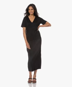 By Malene Birger Velmas Plissé Midi Rok - Zwart -Kleding Series Winkel 230517 e450b540 bda4 4d5f abb8 0a5ee44703ad scaled