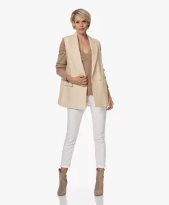 Equipment Madalene Cashmere V-Hals Trui - Camel -Kleding Series Winkel 230523 0de96189 bfea 4329 bfa1 956a504c1d44 scaled