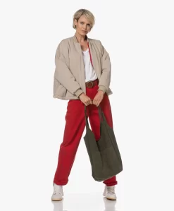 Róhe Relaxed-Fit Straight Jeans - Raspberry Red 23 Róhe Relaxed-Fit Straight Jeans - Raspberry Red -Kleding Series Winkel 230523 d0b7452a 7a87 4171 9455 9293e18551a7 scaled