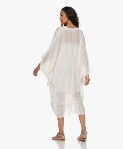 Su Paris Bahia Katoenen Kaftan Met Streepstructuur - Off-White -Kleding Series Winkel 230524 043870c6 1e89 4352 9b60 2c068a499b71 scaled