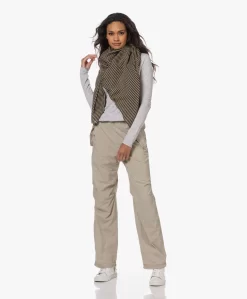 By Malene Birger Lorettas Gestreepte Wollen Sjaal - Zwart/Beige -Kleding Series Winkel 230525 350ef0e8 94dd 4cc1 a4b2 a7301083033c scaled