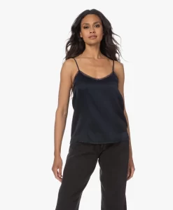 Repeat Zijden Top Met Kant - Navy -Kleding Series Winkel 230525 820a9755 f099 48e9 8b32 e44a472052dd scaled