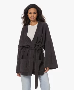 Speezys Amsterdam Badstof Jersey Kimono Jasje - Jet Black -Kleding Series Winkel 230525 919f920a 3dbd 43bc 9335 414bcba526db scaled