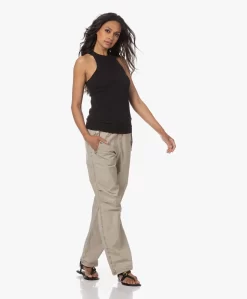 James Perse Supima Stretch Poplin Parachute Broek - String Pigment -Kleding Series Winkel 230525 bd2a85f1 806b 41d1 8ec0 449975639c4e scaled