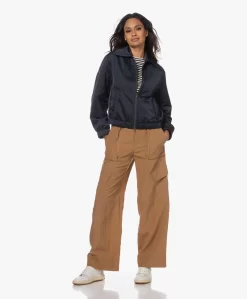 Vince Satijnen Bomberjack Met Rits - Coastal -Kleding Series Winkel 230608 1130e74d aa70 4ef9 9b8e 5ff6a11cfde3 scaled