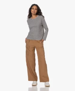 Vince Fluid Cargo Broek - Nile -Kleding Series Winkel 230608 5e582a88 a043 41d3 8692 1ebecfad0690 scaled