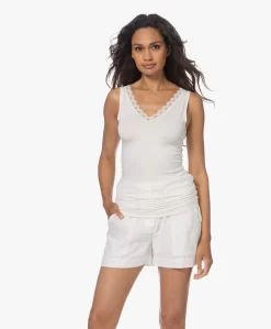 By-Bar Dubbele V-Hals Top Met Kant - Off-White -Kleding Series Winkel 230613 26dad793 d987 4b47 82d9 6db2b29df09b scaled