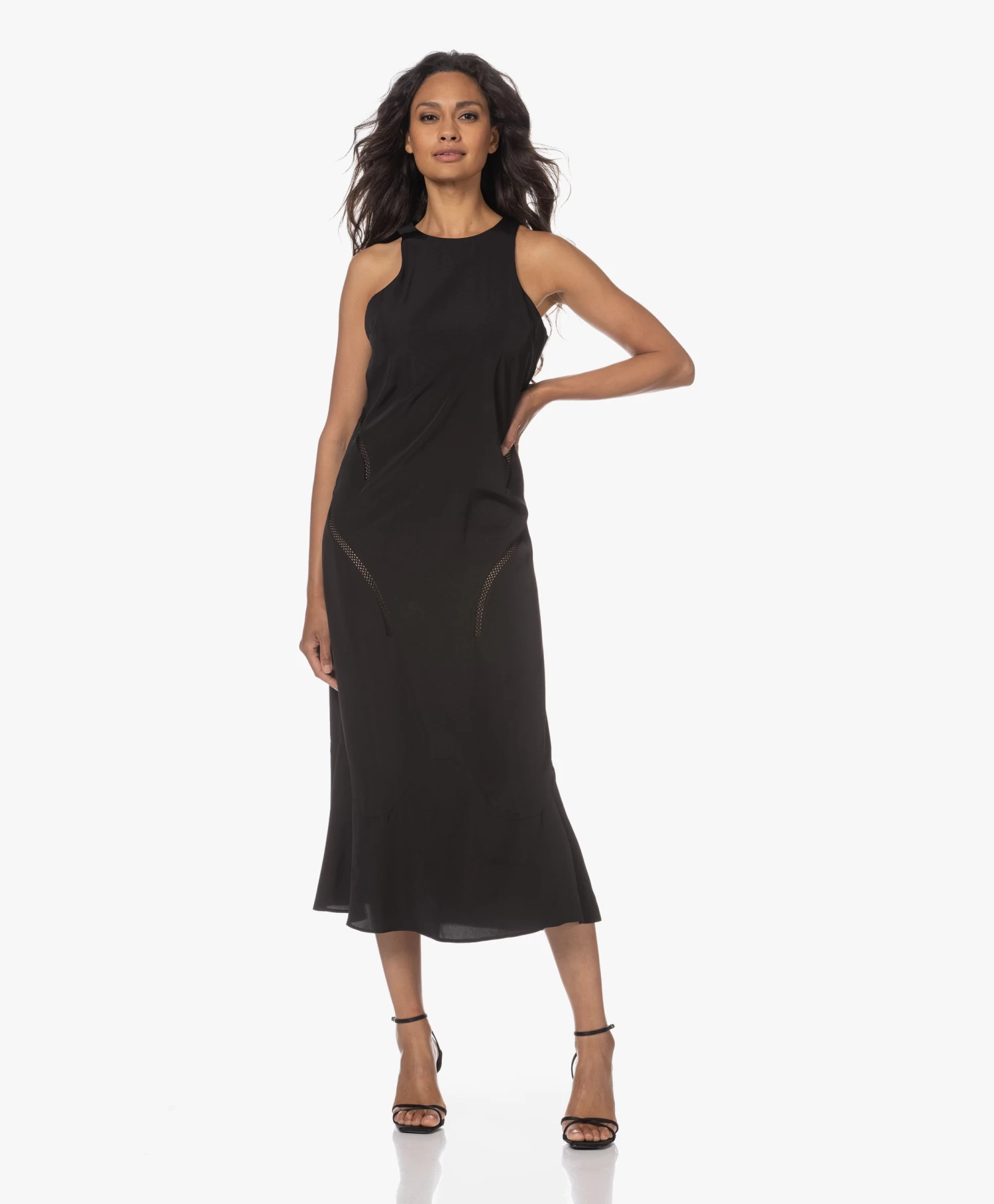 Róhe Mouwloze Razor Hals Jurk - Zwart 1 Róhe Mouwloze Razor Hals Jurk - Zwart