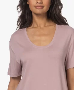 Calvin Klein Modal Jersey Scoop Neck T-Shirt - Woodrose -Kleding Series Winkel 230614 6df49861 6eb6 42f7 b25c 915474f5c212 scaled