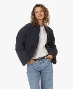 Closed Puffer Bomberjack - Dark Night -Kleding Series Winkel 230620 1491dbb4 49f8 423e a394 a99a1870214c scaled