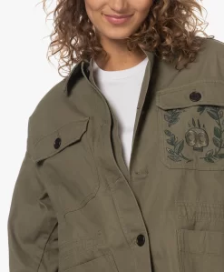 Zadig & Voltaire Kemi Canvas Geborduurd Cargo Jack - Pickle -Kleding Series Winkel 230620 39e3cabf c693 461a a51e ec44866d3ada scaled