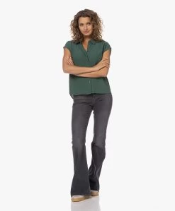 By-Bar Kiek Viscose Crêpe Mouwloze Blouse - Deep Green -Kleding Series Winkel 230620 6665cf0f 038d 4938 b552 d0c944c532f9