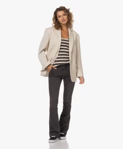 By-Bar Leila Flared Jeans - Jet Black -Kleding Series Winkel 230620 d39f52b7 9a69 4e57 9733 8aaae10f92b6 scaled