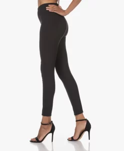 By Malene Birger Adanis Stretch Pantalon - Zwart 19 By Malene Birger Adanis Stretch Pantalon - Zwart -Kleding Series Winkel 230627 a39674d9 2c8b 4bff 9fe6 f5208ad533fb scaled
