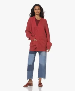 Extreme Cashmere N°244 Papilli Cashmere Doorknoopvest - Berry 21 Extreme Cashmere N°244 Papilli Cashmere Doorknoopvest - Berry -Kleding Series Winkel 230629 676042a8 4c57 4aad 8555 330c5361b2c2 scaled