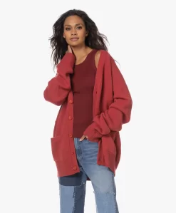 Extreme Cashmere N°244 Papilli Cashmere Doorknoopvest - Berry 24 Extreme Cashmere N°244 Papilli Cashmere Doorknoopvest - Berry -Kleding Series Winkel 230629 df672a83 891f 4d25 9a2e be6ad1387f03 scaled