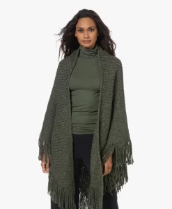 Manos Del Uruguay Merino Wolmix Poncho - Olijf -Kleding Series Winkel 230704 1846acd7 d282 4e06 a1ed d30776c0be36 scaled