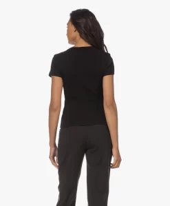 Drykorn Koale Ribgebreid Korte Mouwen T-Shirt - Zwart -Kleding Series Winkel 230704 1b86f7fd 7b22 448c 81b5 c31c79efb56e scaled