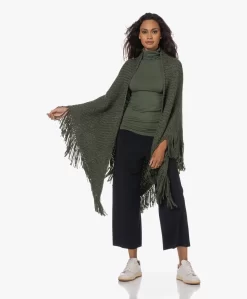 Manos Del Uruguay Merino Wolmix Poncho - Olijf -Kleding Series Winkel 230704 5bee7910 d9cc 4f09 a11a f42dd19274a9 scaled