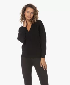 Majestic Filatures Soft Touch V-Hals Sweatshirt - Zwart -Kleding Series Winkel 230711 2abea750 d5cc 4b84 97a2 3b2c93d87a25 scaled