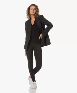 Majestic Filatures Soft Touch V-Hals Sweatshirt - Zwart -Kleding Series Winkel 230711 53d77c2e 6eb1 48da 989f b048f84a2942 scaled