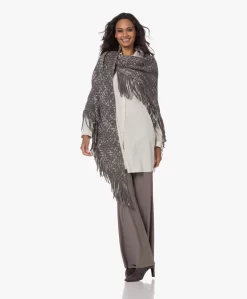 Manos Del Uruguay Merino Wolmix Poncho - Grijstinten/Ecru -Kleding Series Winkel 230718 b7a0a0a8 a37a 43f9 8a8a fa4c209837c7 scaled