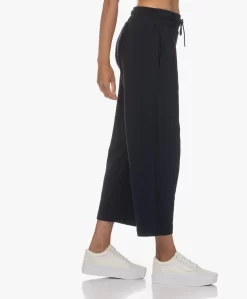 Frame Cropped Sweatpants Met Wijde Pijpen - Navy -Kleding Series Winkel 230720 47a4fb0c 1089 4dfc b71c 4807af00434d scaled