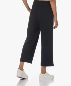 Frame Cropped Sweatpants Met Wijde Pijpen - Navy -Kleding Series Winkel 230720 64f6a986 ab79 4bbd 923a 8753fd91c4cb scaled