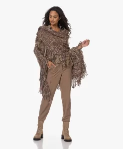 Manos Del Uruguay Merino Wolmix Poncho - Roze/Bruin/Grijs 17 Manos Del Uruguay Merino Wolmix Poncho - Roze/Bruin/Grijs -Kleding Series Winkel 230720 7096c289 d6ea 4843 8b23 f3f126f04660 scaled