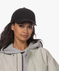 Varsity Headwear Wool Tech Pet - Zwart -Kleding Series Winkel 230720 765e64e2 eb40 49f3 85e4 d4beef5c80e9 scaled