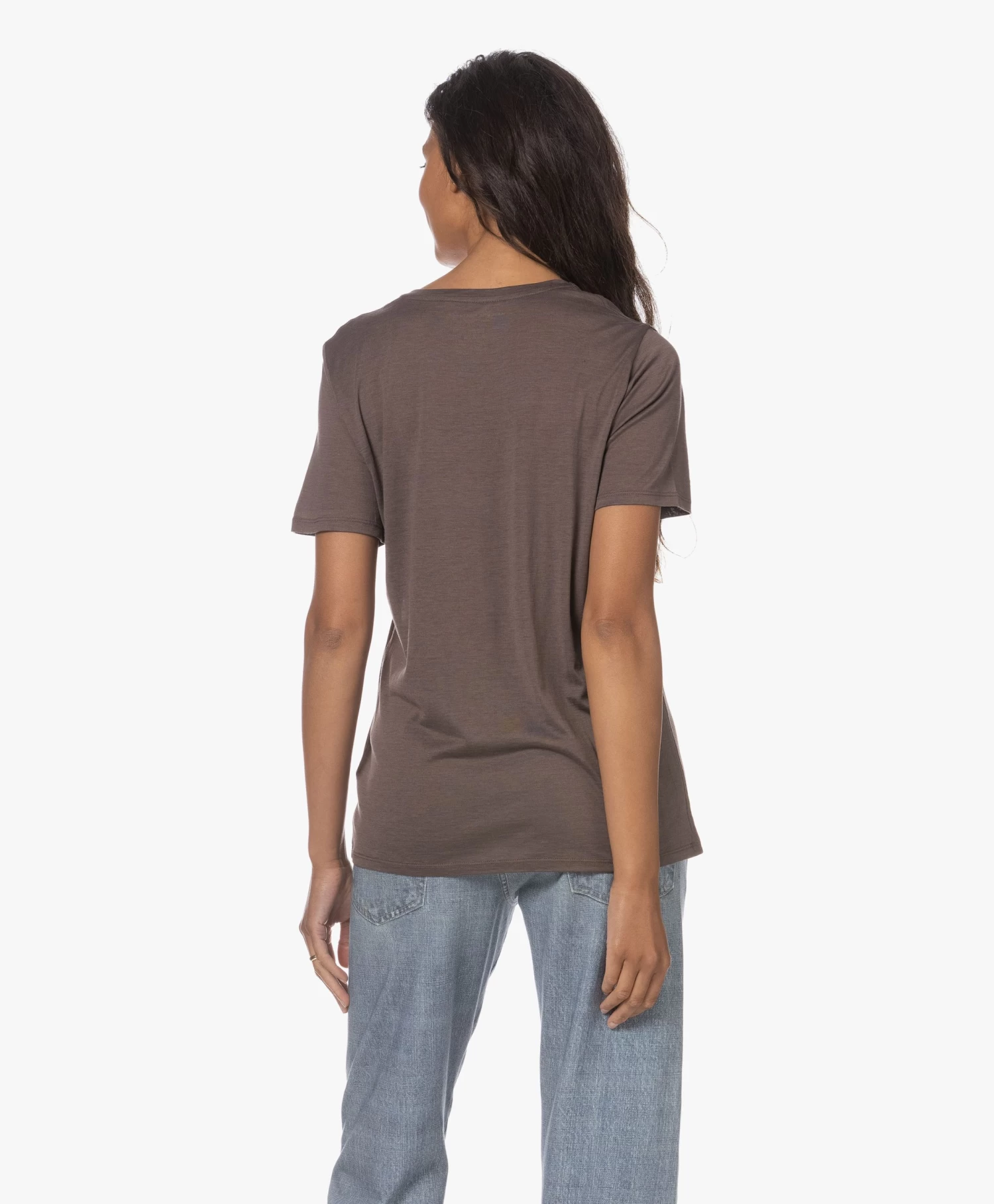 Majestic Filatures Zijdemix V-Hals T-Shirt - Ecorce 4 Majestic Filatures Zijdemix V-Hals T-Shirt - Ecorce - Afbeelding 4