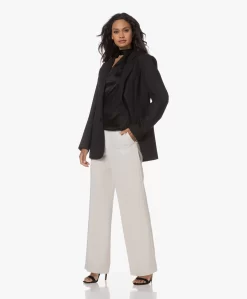 Filippa K Satijnen One-Shoulder Strikhals Top - Zwart -Kleding Series Winkel 230720 f67dc5aa 1f33 49ba bbb2 93c8226876b1 scaled