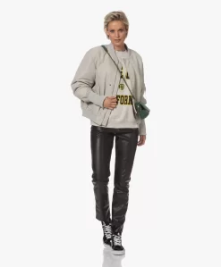 Closed Bomberjack Van Gerecycled Materiaal - Plaster Beige -Kleding Series Winkel 230724 c62c0626 e7eb 4a0d a0cd 9b042323969e scaled