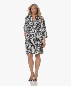 Kyra Jane Print Crêpe Jurk - Donker Navy -Kleding Series Winkel 230725 139600e0 a451 41a2 9cfb c5a5276e819f
