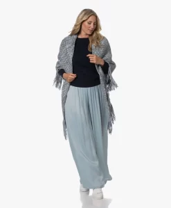 Manos Del Uruguay Merino Wolmix Poncho - Blauw/Grijs 24 Manos Del Uruguay Merino Wolmix Poncho - Blauw/Grijs -Kleding Series Winkel 230725 22df680d b4ca 43db 9d24 1c0ac74e3167 scaled