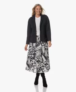 Kyra Juul Print Crêpe Midi Rok - Donker Navy -Kleding Series Winkel 230725 5221dac8 1d6c 4c3b a4b0 6e8b6235297d scaled