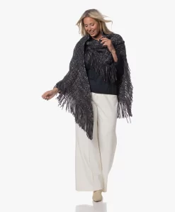 Manos Del Uruguay Merino Wolmix Poncho - Grijstinten -Kleding Series Winkel 230725 5ddbeb0c 2830 4350 bfff 581138ab0037 scaled