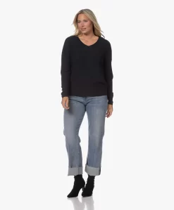 Kyra Faye Naadloze Ribbelsteek Trui - Donker Navy -Kleding Series Winkel 230725 627bd373 55f3 4a11 ac04 7edf0c78d347 scaled