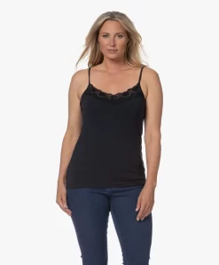 Kyra Kae Spaghetti Top Met Kant - Dark Navy -Kleding Series Winkel 230725 99390c34 febf 4af6 9256 639449fe74cb scaled