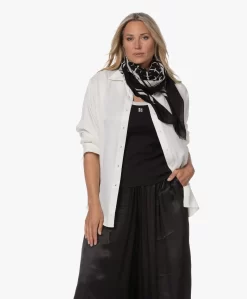 By Malene Birger Cornelis Wollen Print Sjaal - Zwart