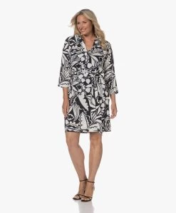 Kyra Jane Print Crêpe Jurk - Donker Navy -Kleding Series Winkel 230725 dfd18eb8 77bf 4d86 b57c 297e32749d7f