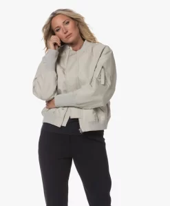 Closed Bomberjack Van Gerecycled Materiaal - Plaster Beige -Kleding Series Winkel 230725 ee747d83 ff05 4f52 abe7 5e72868038f2 scaled