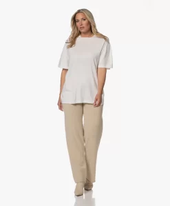 Extreme Cashmere N°104 Loose-Fit Cashmere Broek - Latte -Kleding Series Winkel 230725 f9181832 cb89 42a8 8345 fb580f36cf58 scaled