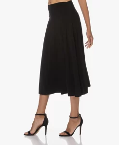 Norma Kamali Flared Midi Rok - Zwart -Kleding Series Winkel 230801 61c9713e 5634 440b 84f6 e7f2a2a7dc68 scaled