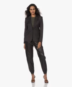 Filippa K Sasha Cool Wool Blazer - Antraciet Mêlee 17 Filippa K Sasha Cool Wool Blazer - Antraciet Mêlee -Kleding Series Winkel 230801 65a74cdc 742e 4535 99c6 6b5e7e5ac675 scaled